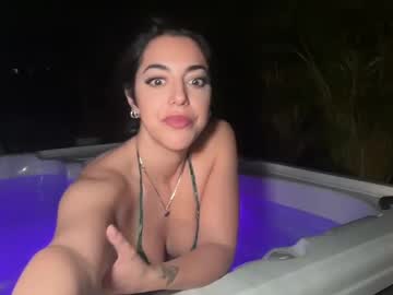 girl
        luxcher22 cam image #6665499