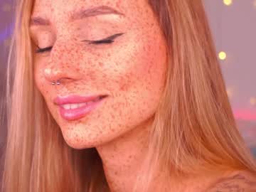 girl
        artease cam image #462138