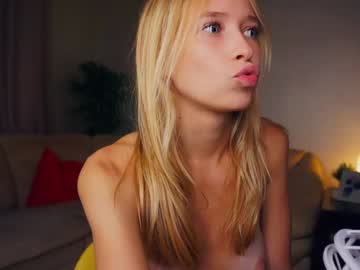 girl
        shelleybuss cam image #4955416