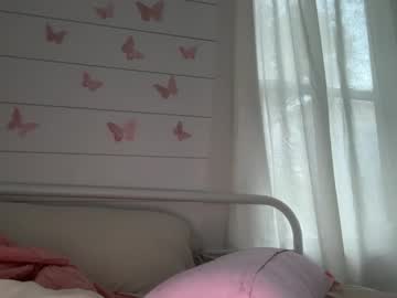 girl
        adorablair cam image #5062466