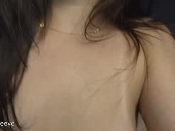 girl
        genevieeve cam image #6153451