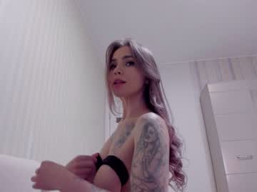girl
        aminaswan_ cam image #525329