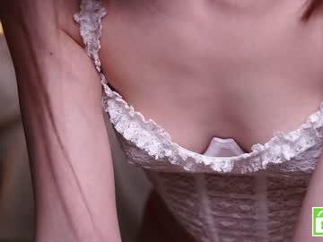 girl
        bonnie_petite cam image #3609655