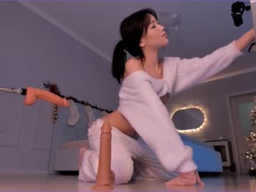 girl
        aerri_lee cam image #403729