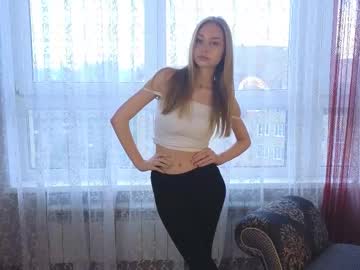 girl
        constancedunnuck cam image #6797302