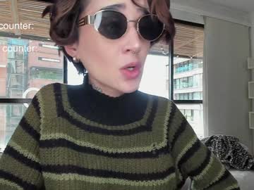 girl
        lonelly_lolly98 cam image #4824235