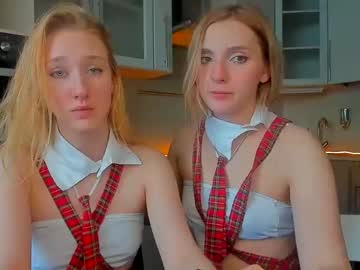 girl
        valerie_preterson cam image #122268
