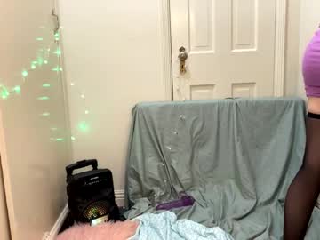 couple
        bigeyesxo cam image #351166