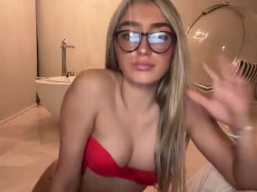 girl
        bigbootybrooks cam image #6871379