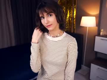 girl
        odettehatt cam image #6224640