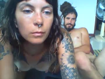 couple
        pixiecatfairy cam image #6529458