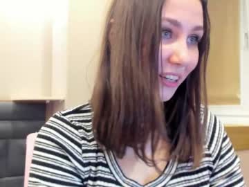 girl
        wish_mln cam image #4047889
