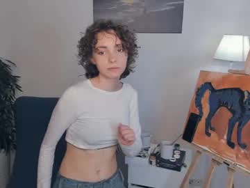 girl
        cutee_curls cam image #4743939