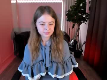 girl
        _achillea_ cam image #2483588