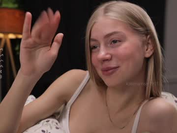 girl
        kateharrise cam image #5511458