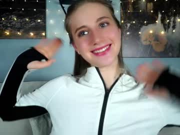 girl
        shewell cam image #6424080