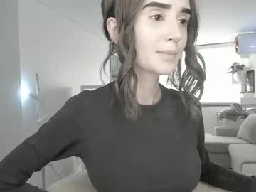 girl
        lonelly_lolly98 cam image #6475306