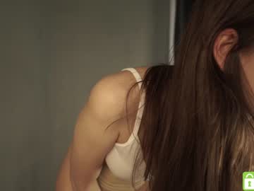 girl
        tessarosse_ cam image #1489157