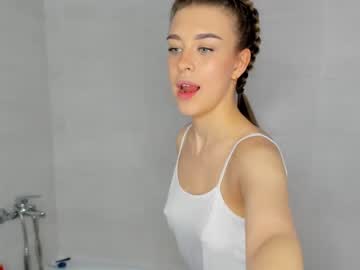 girl
        dana_bananna_ cam image #1176553