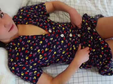 girl
        olive_nextdoor cam image #1205487