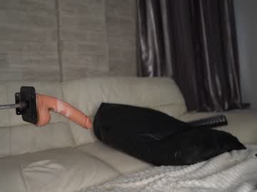 girl
        dee_waters cam image #2093623