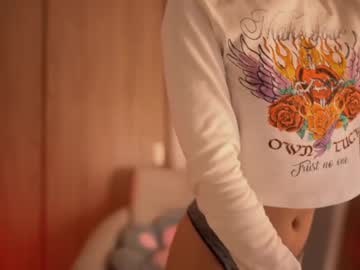 girl
        winona__ cam image #457629