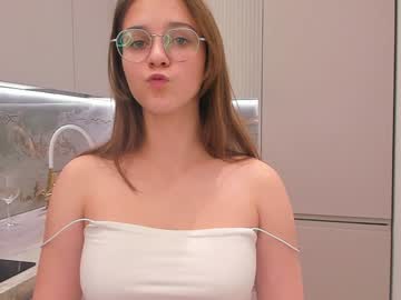 girl
        dream_beam cam image #5928205