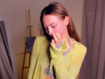 girl
        wave_of_happy_ cam image #2960797