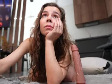 girl
        monika_youthfull cam image #6439159