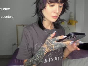 girl
        lonelly_lolly98 cam image #3998696
