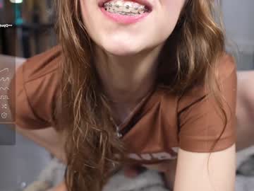 girl
        monika_youthfull cam image #6282101