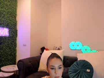 girl
        hotfallingdevil cam image #5539106