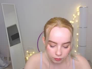 girl
        judy_luss cam image #678391