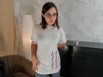 girl
        mariecurtisa cam image #3018317