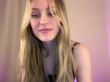 girl
        fflloowweerr cam image #5611910