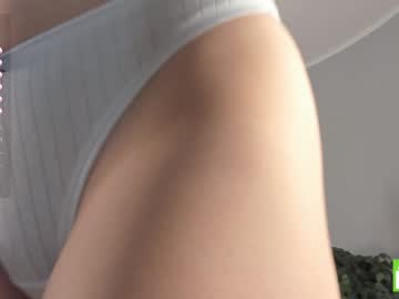 girl
        margarethowell cam image #4764086