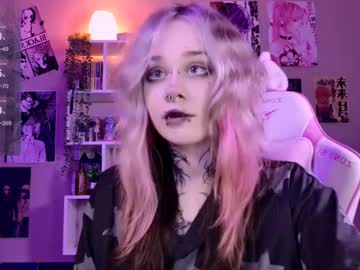 girl
        lollyshy__ cam image #6692988