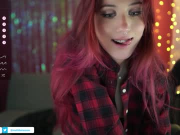 girl
        greeny_mat cam image #4170697