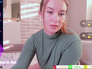 girl
        roxxana227 cam image #1699439