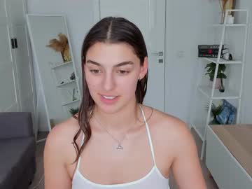girl
        lynn_jackson cam image #6451984