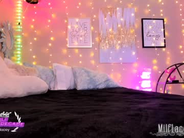 girl
        milf_lacey cam image #72718