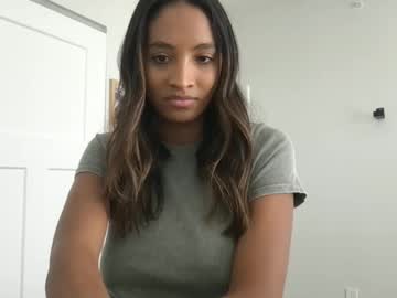 girl
        therealgiana cam image #6023342