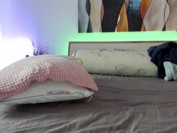 girl
        mis_eva cam image #5884425