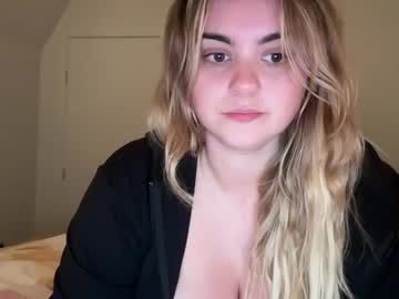 girl
        lovelyluna99 cam image #5905553