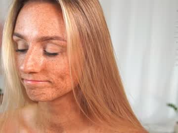 girl
        artease cam image #2933255
