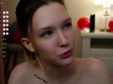 girl
        randiheart cam image #3509773