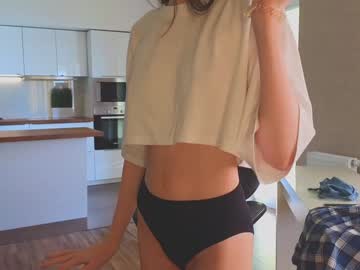 girl
        lucettagibbard cam image #4986654