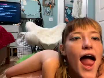girl
        montymagic cam image #206129