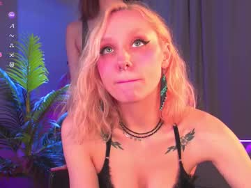 girl
        nikkisilk cam image #6506001