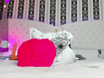 girl
        aidasina cam image #5588570